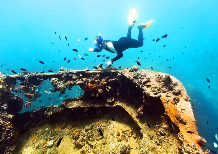 Dive and Explore Lusong Gunboat